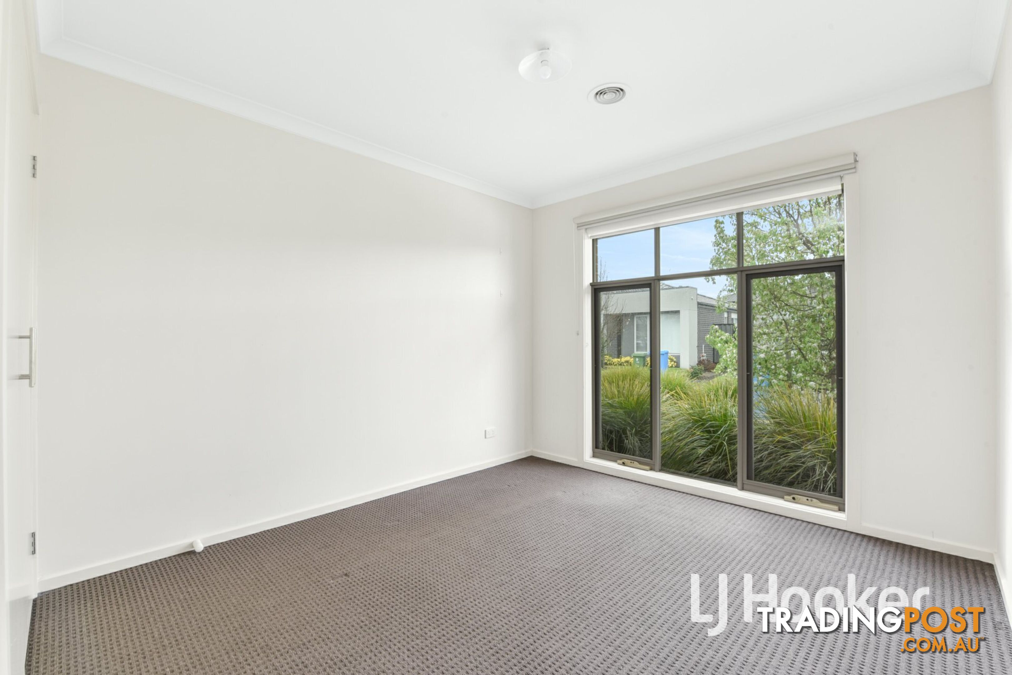 16 Hillsborough Crescent BERWICK VIC 3806