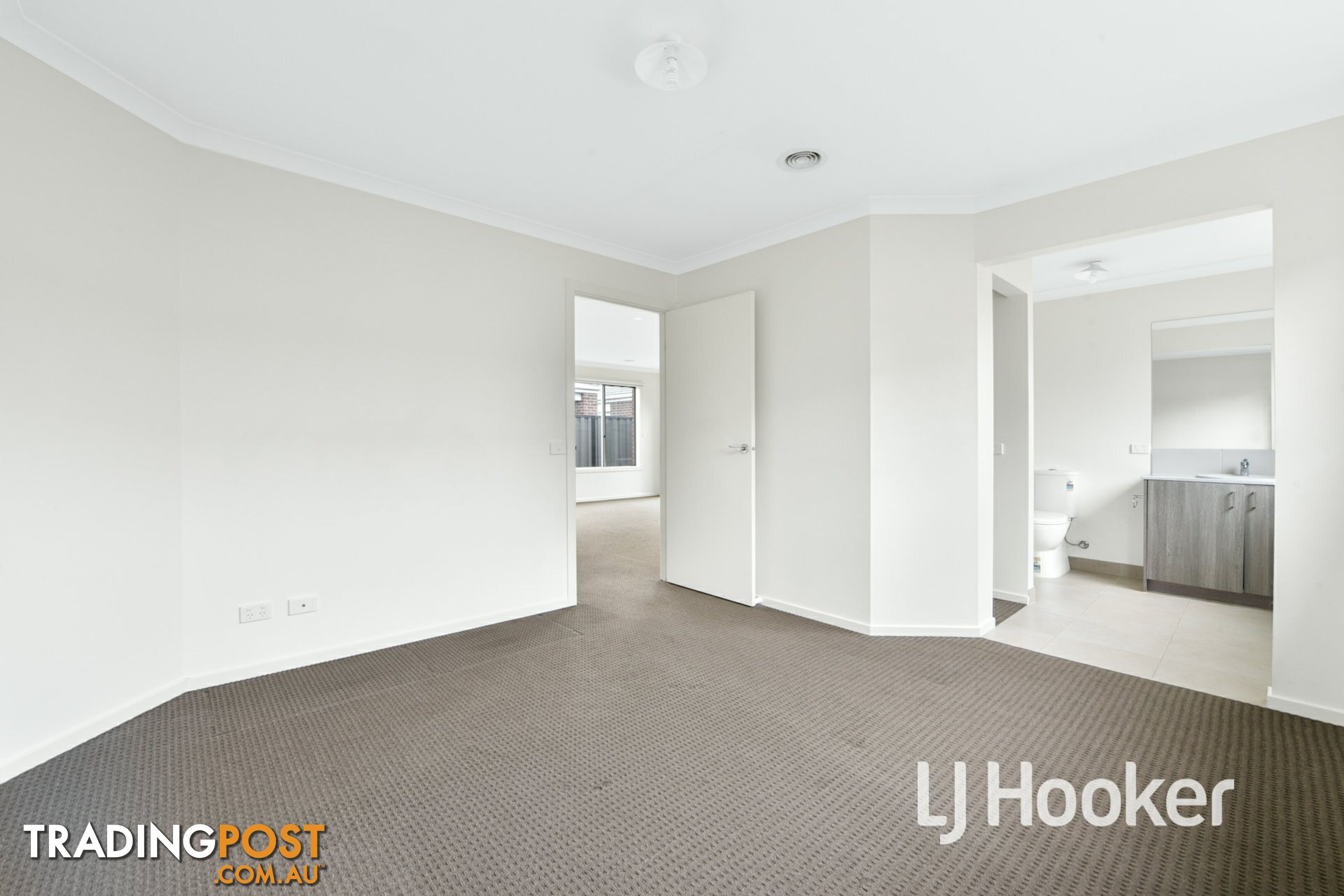 16 Hillsborough Crescent BERWICK VIC 3806