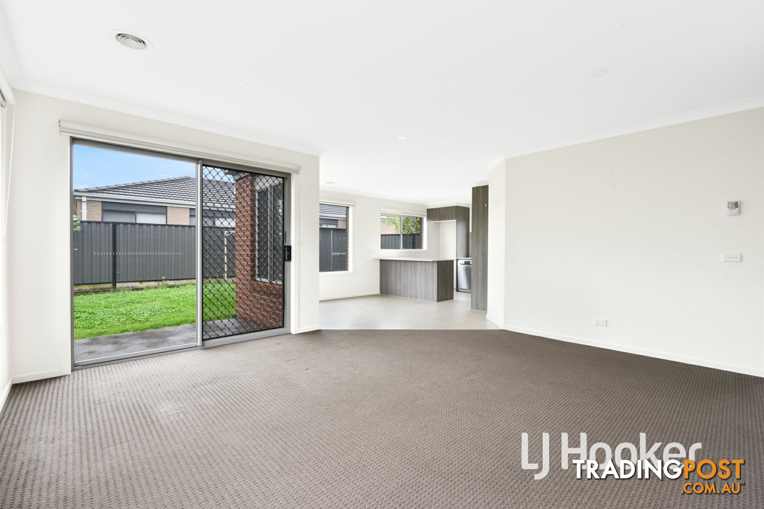 16 Hillsborough Crescent BERWICK VIC 3806