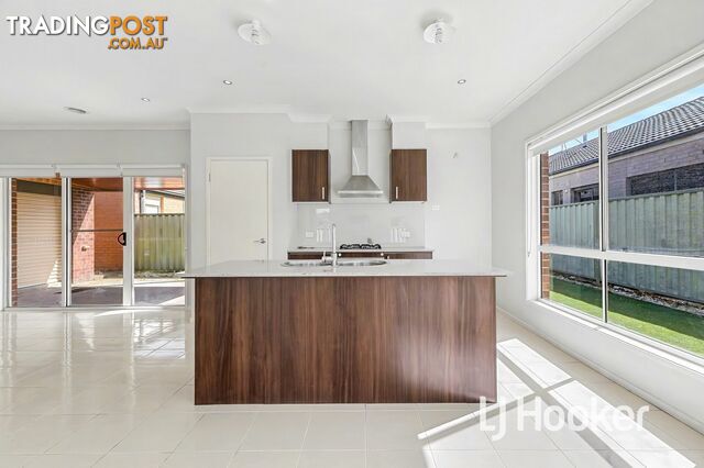 67 Park Orchard Drive PAKENHAM VIC 3810 - photo 4 of 5