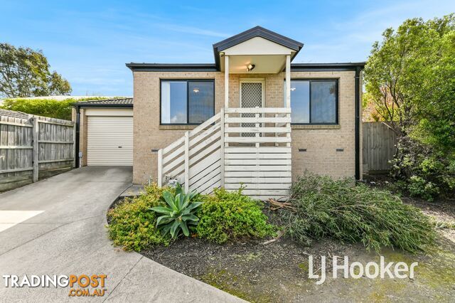 4/4 McClenaghan Place PAKENHAM VIC 3810