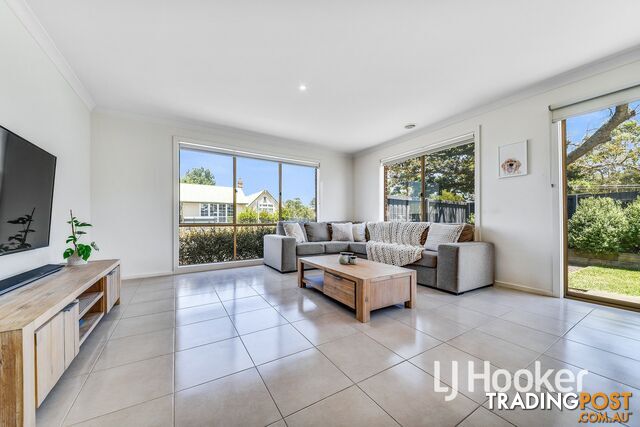 1 Trinidad Walk PAKENHAM VIC 3810