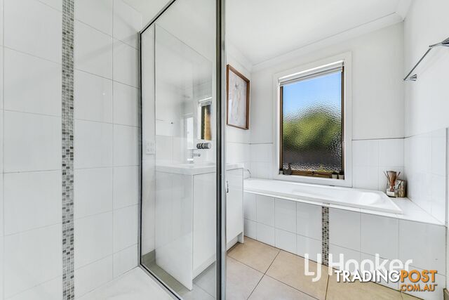 1 Trinidad Walk PAKENHAM VIC 3810