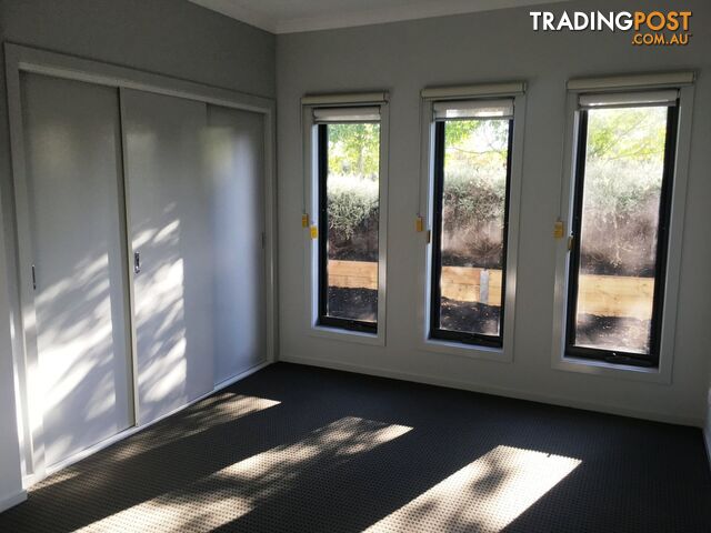 2 Grandvue Boulevard PAKENHAM VIC 3810