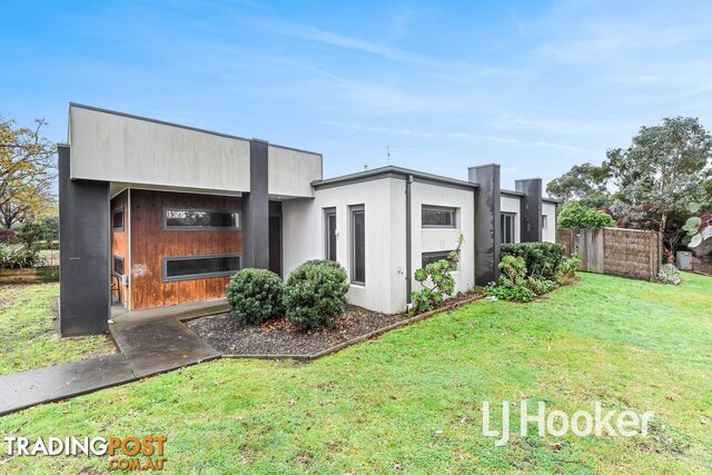 2 Grandvue Boulevard PAKENHAM VIC 3810