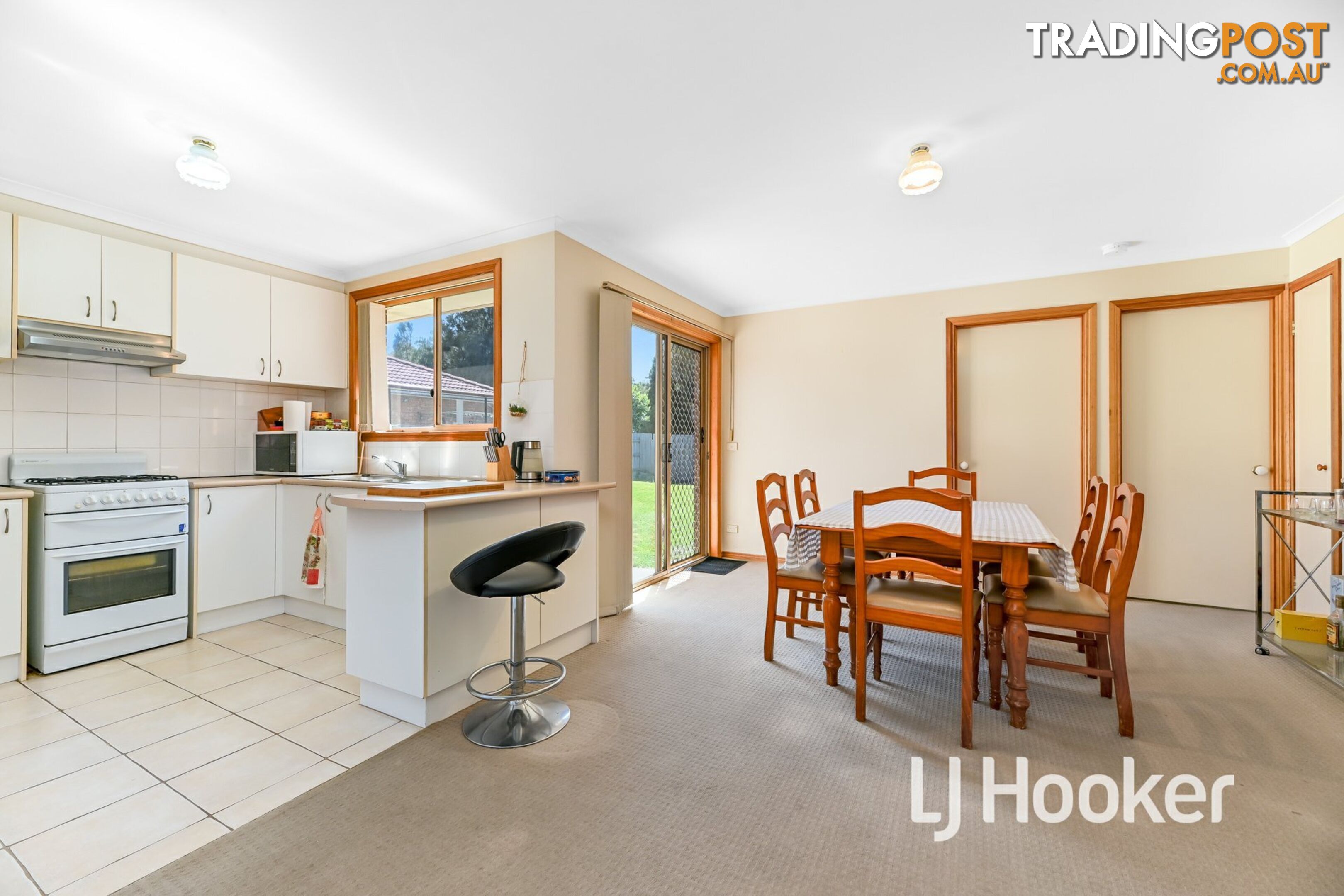 16 Rossi Close PAKENHAM VIC 3810