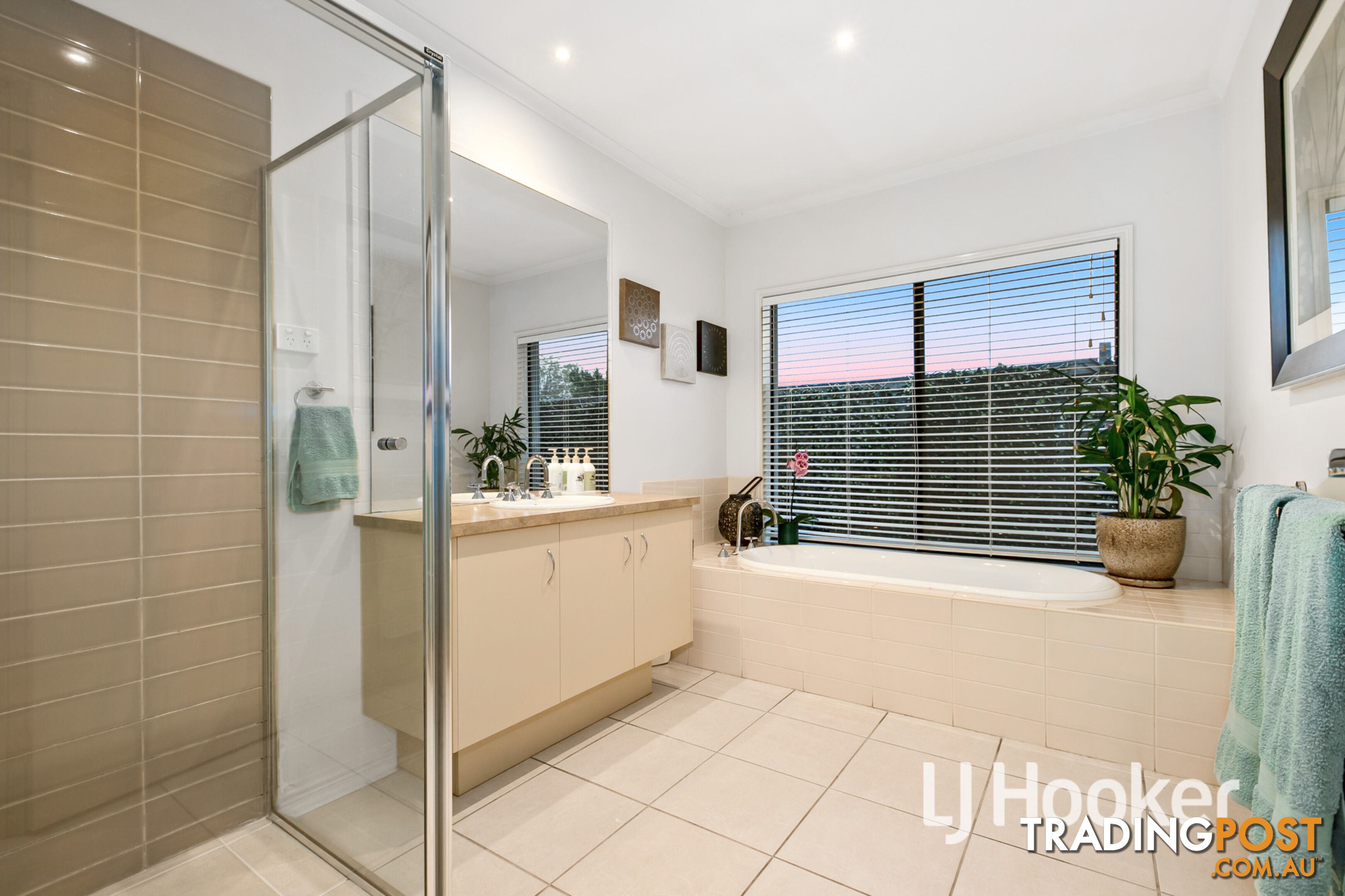 16 Sydney Street NARRE WARREN SOUTH VIC 3805