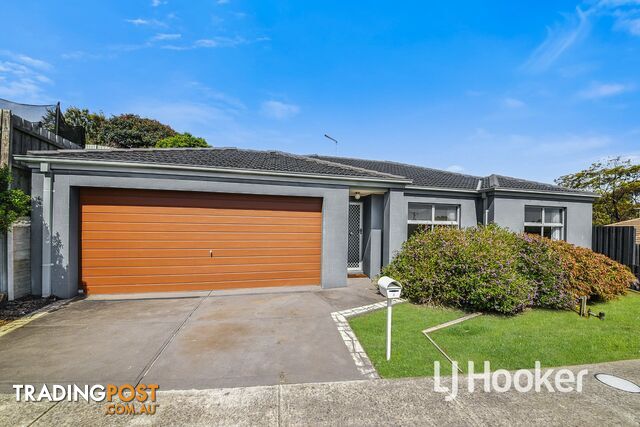 6 McClenaghan Place PAKENHAM VIC 3810