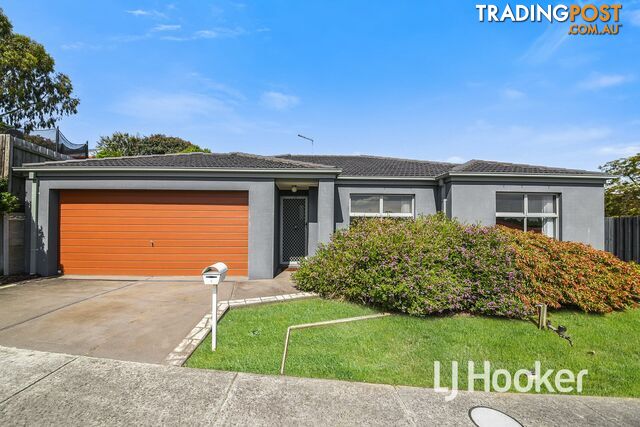 6 McClenaghan Place PAKENHAM VIC 3810