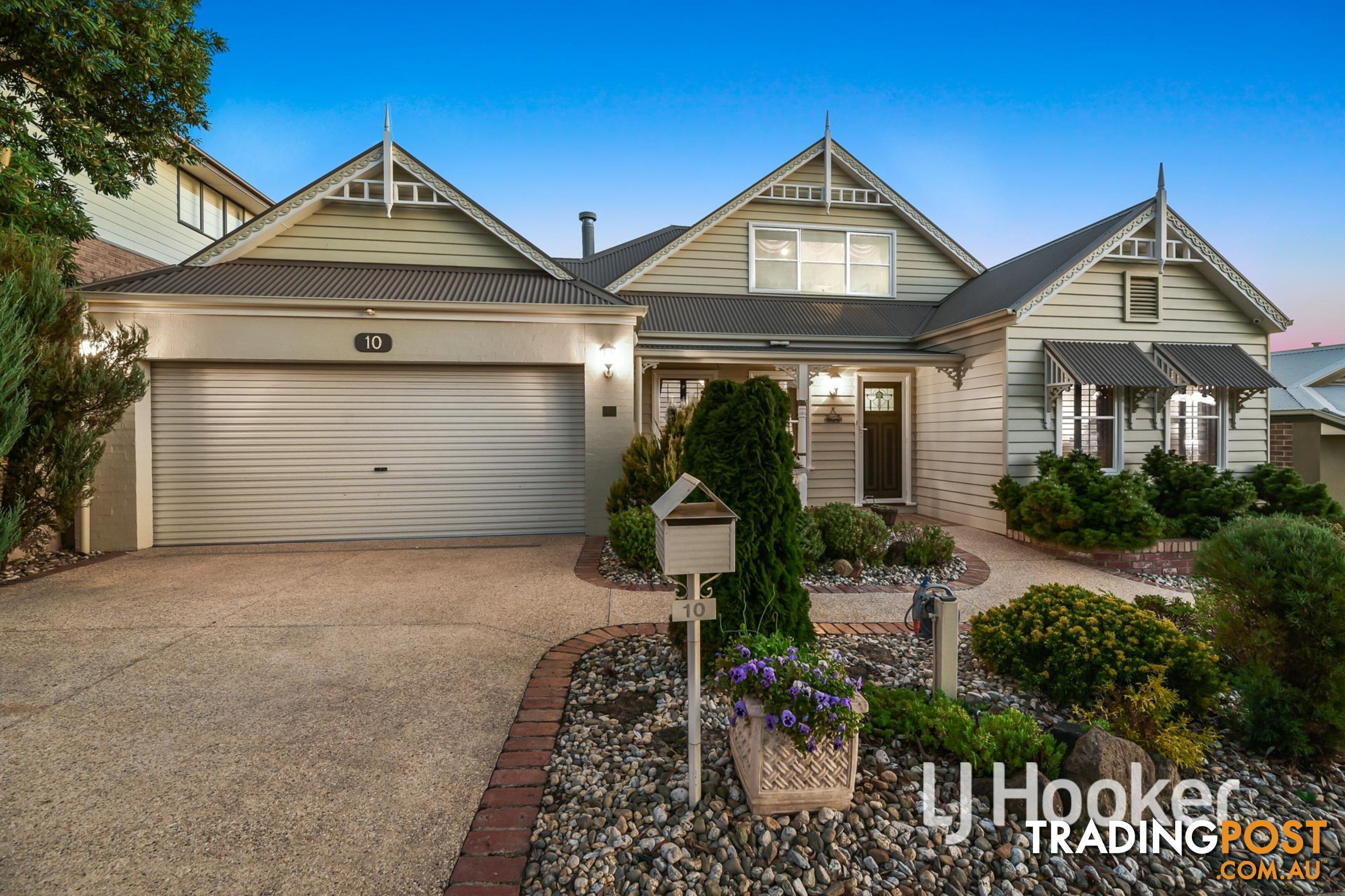 10 Michigan Grange PAKENHAM VIC 3810