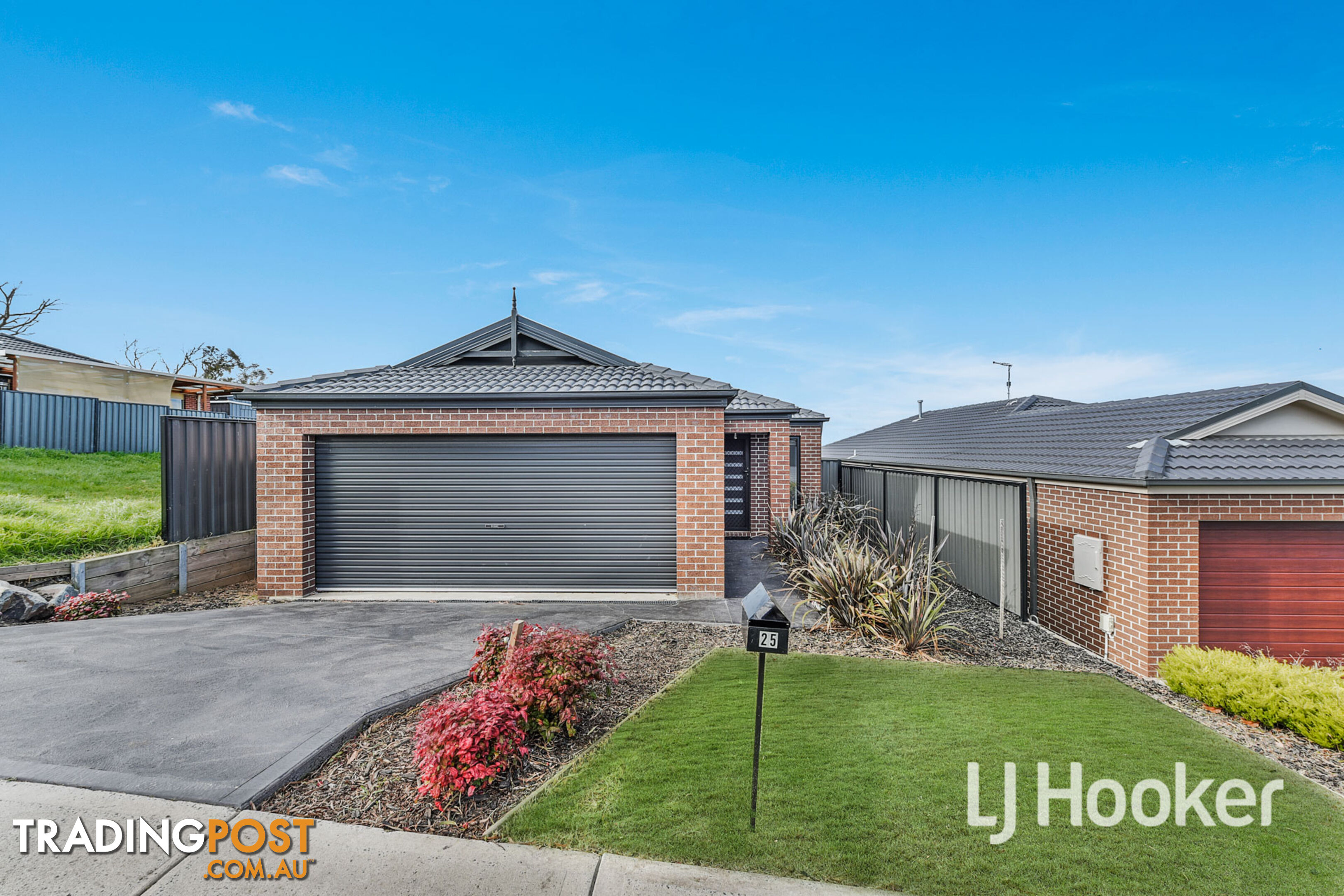 25 Botham Crescent PAKENHAM VIC 3810