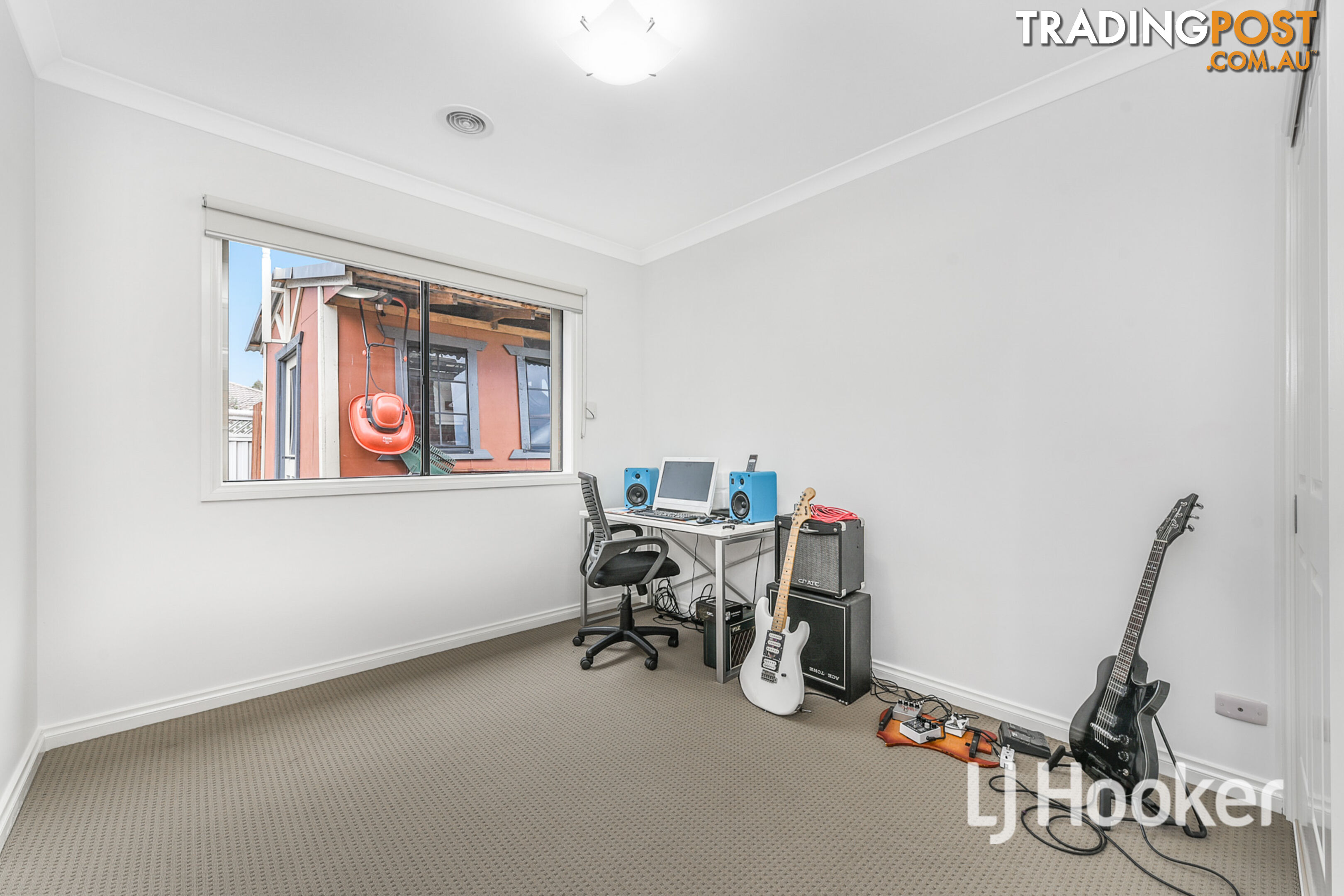 24 Wonboyn Close PAKENHAM VIC 3810