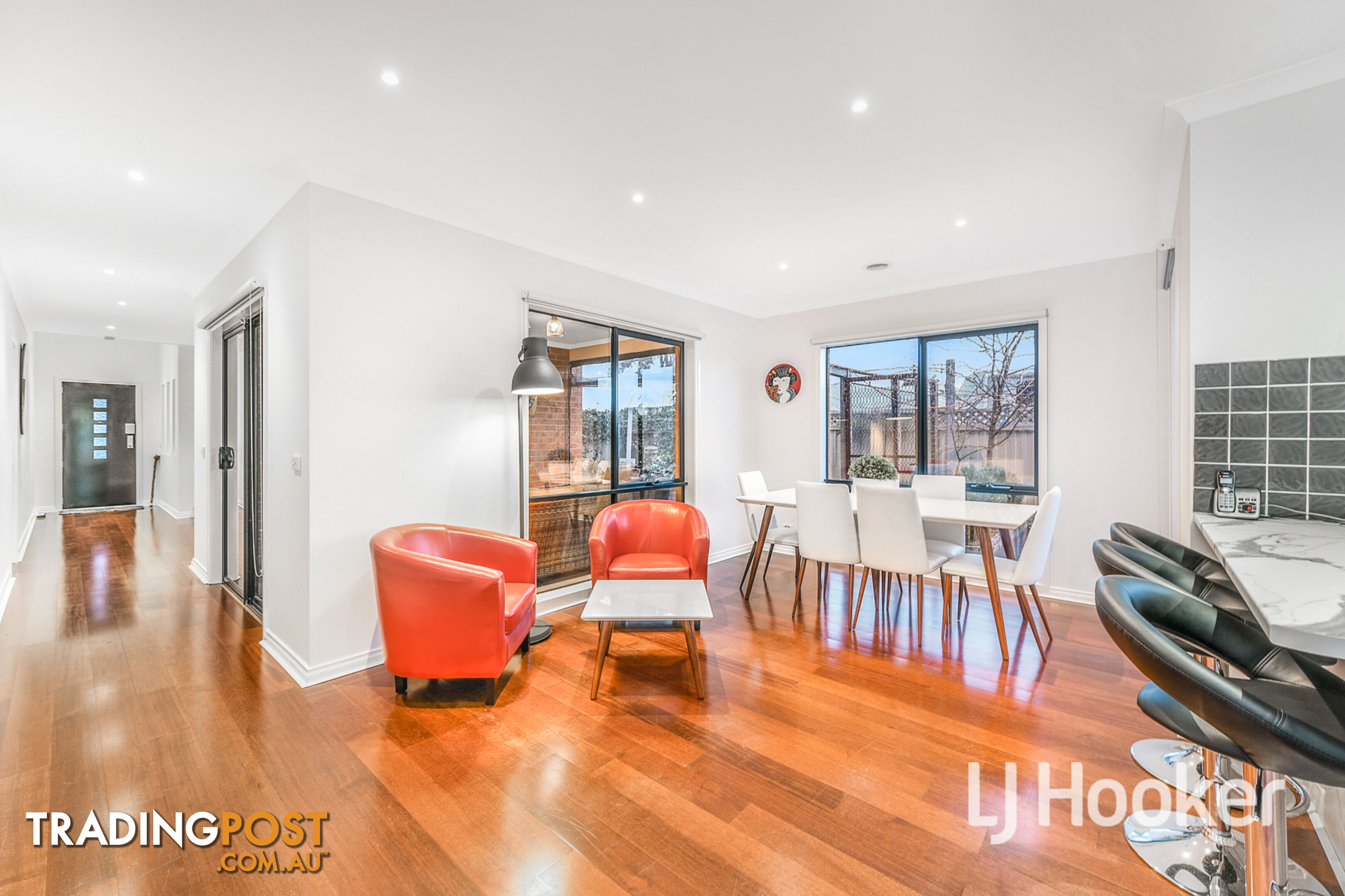 24 Wonboyn Close PAKENHAM VIC 3810