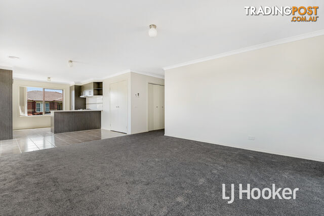 2 McClenaghan Place PAKENHAM VIC 3810