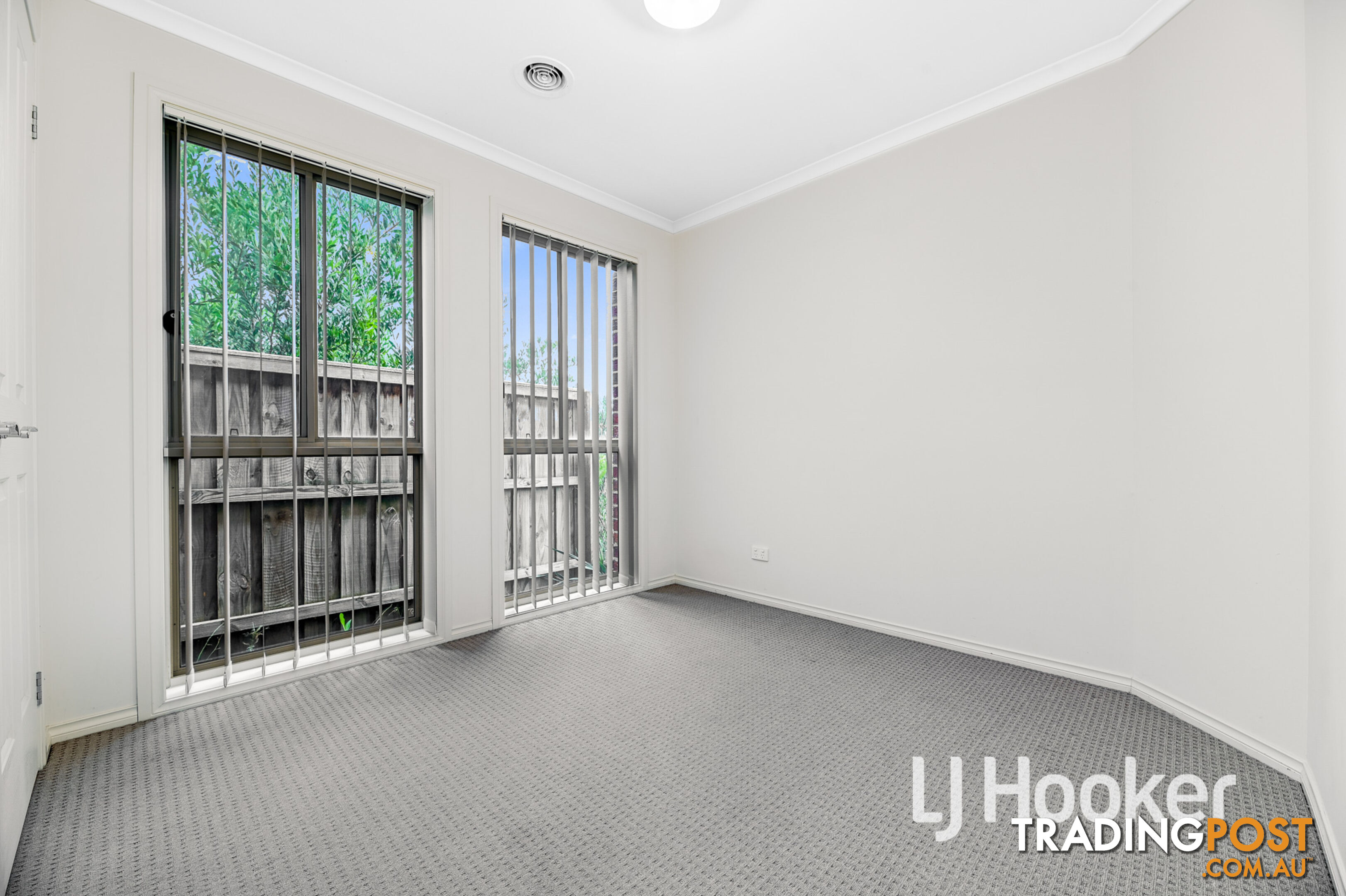 10/8 McClenaghan Place PAKENHAM VIC 3810