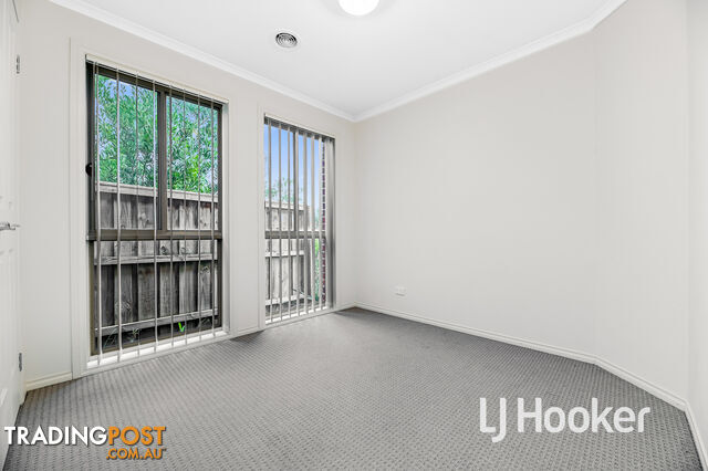 10/8 McClenaghan Place PAKENHAM VIC 3810