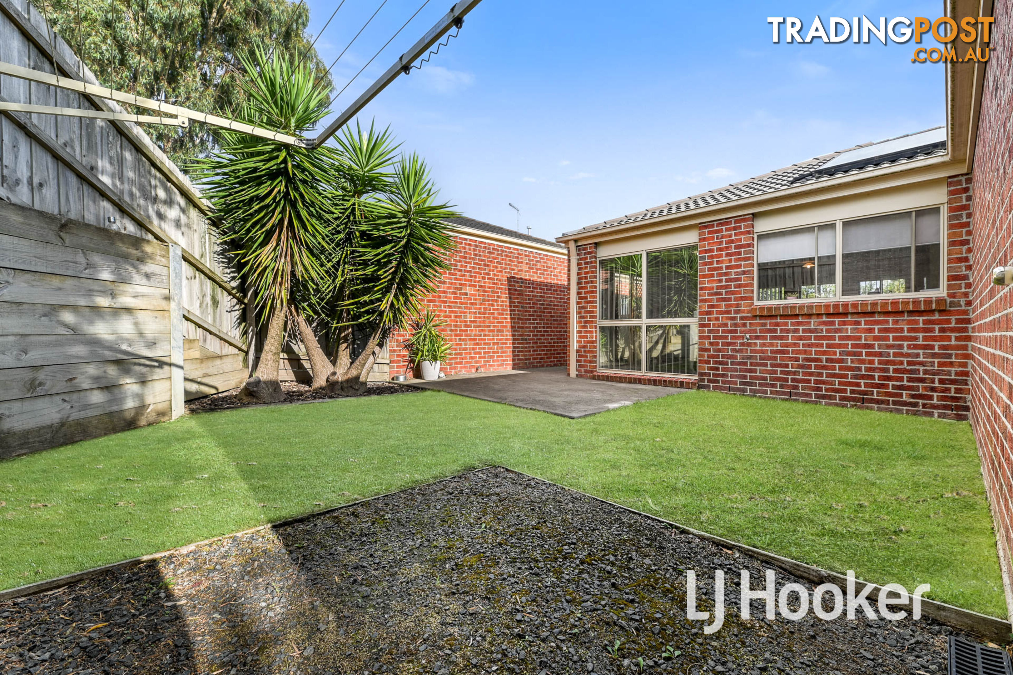 10/8 McClenaghan Place PAKENHAM VIC 3810