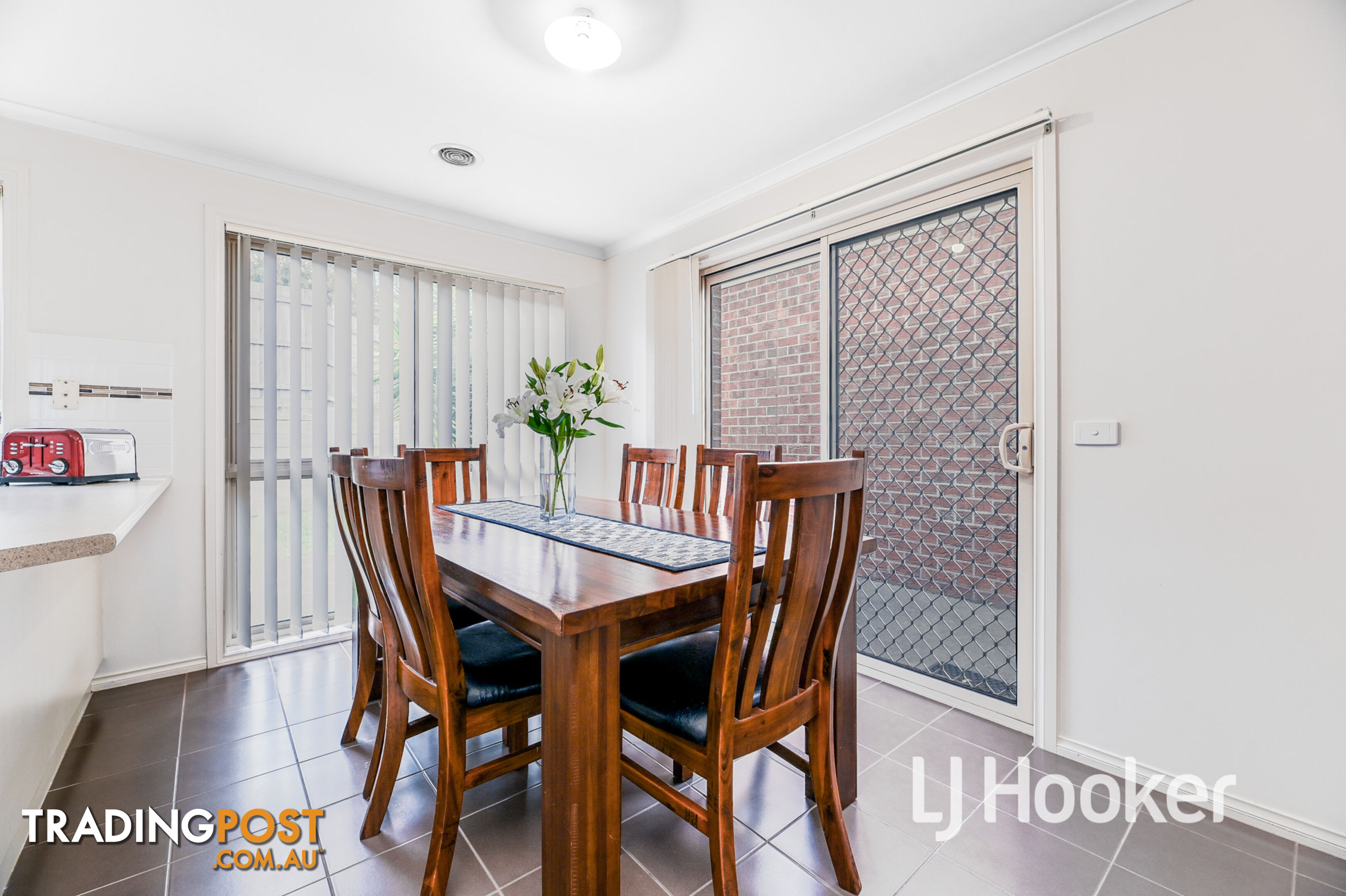 10/8 McClenaghan Place PAKENHAM VIC 3810