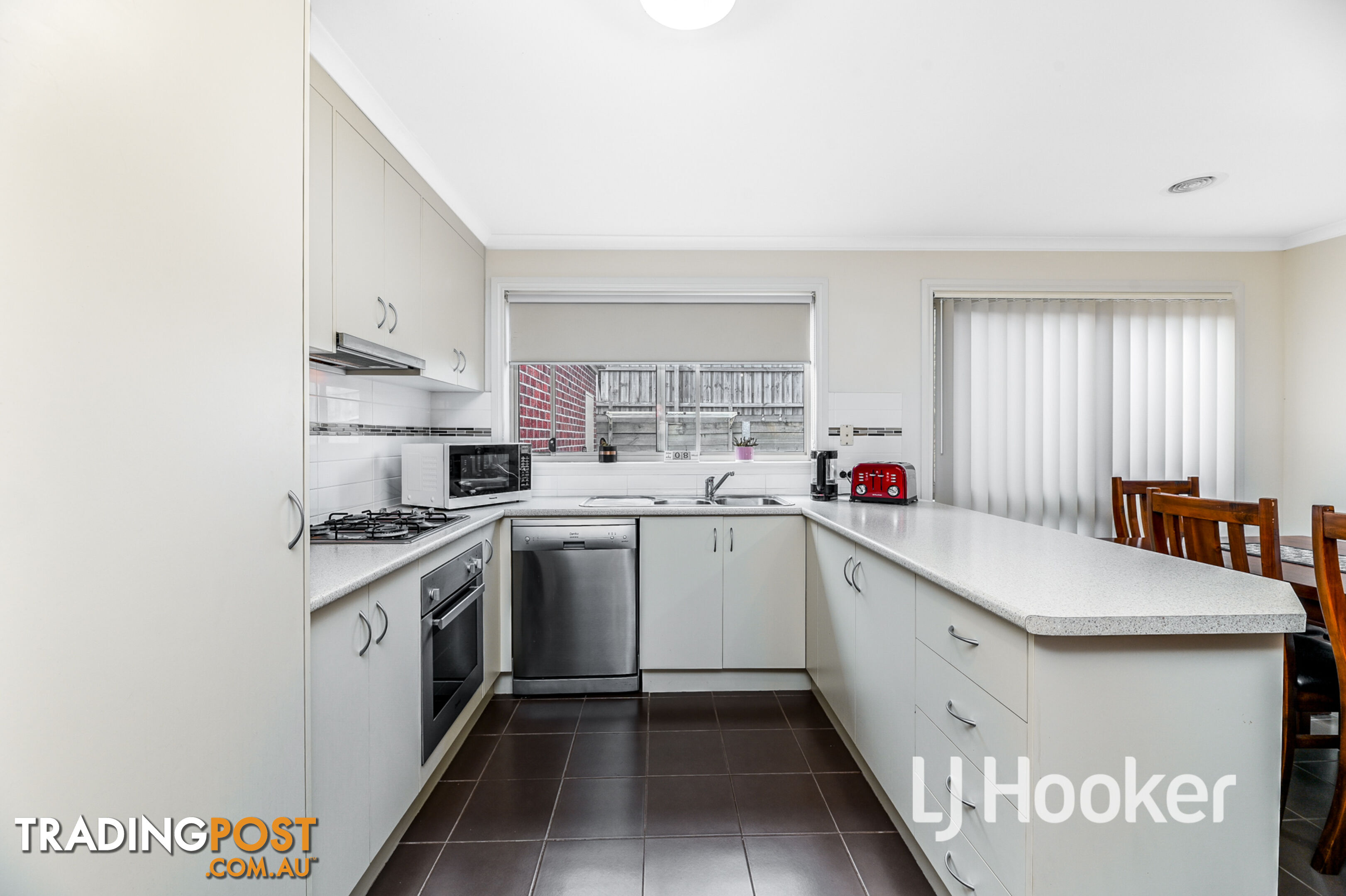 10/8 McClenaghan Place PAKENHAM VIC 3810