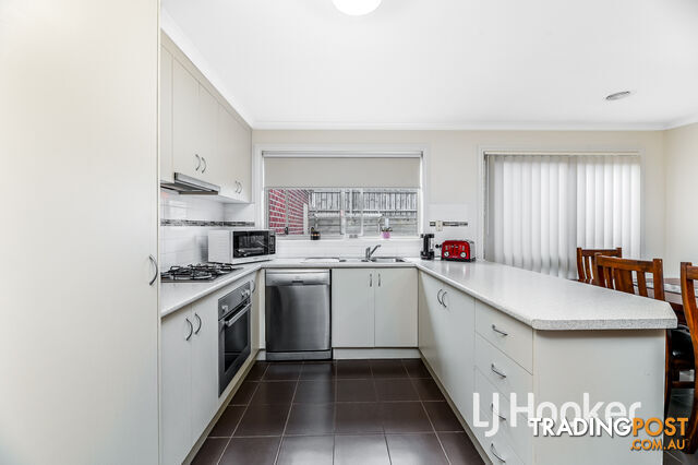 10/8 McClenaghan Place PAKENHAM VIC 3810