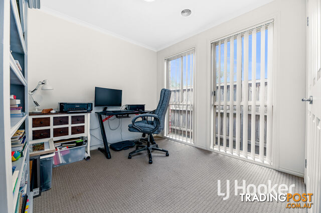 10/8 McClenaghan Place PAKENHAM VIC 3810