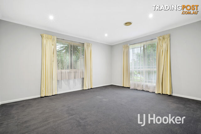 13 Teal Place PAKENHAM VIC 3810