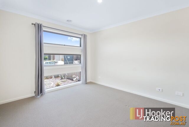 18 Arlington Avenue PAKENHAM VIC 3810