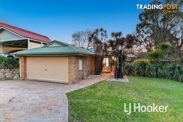 10 Pinewood Crescent BERWICK VIC 3806