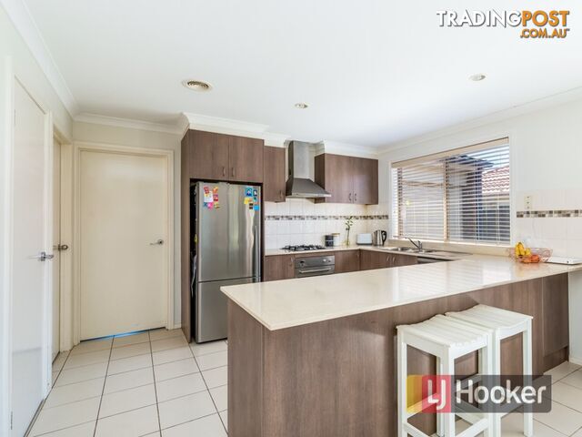 11 Caspian Chase PAKENHAM VIC 3810