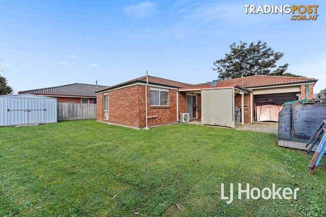 33 Maria Crescent PAKENHAM VIC 3810