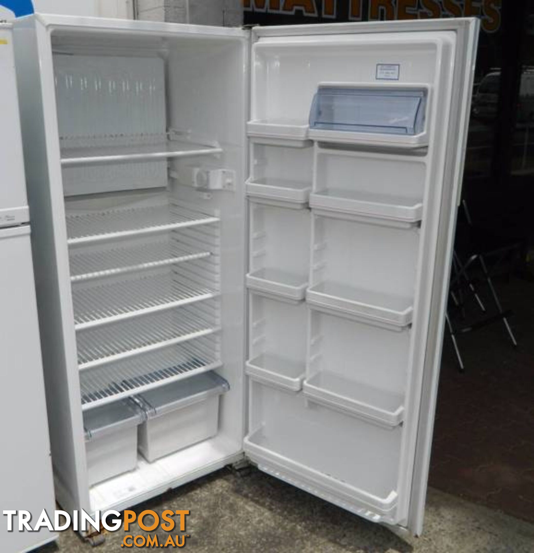 Westinghouse Silhouette Auto Defrost 423 Upright Fridge