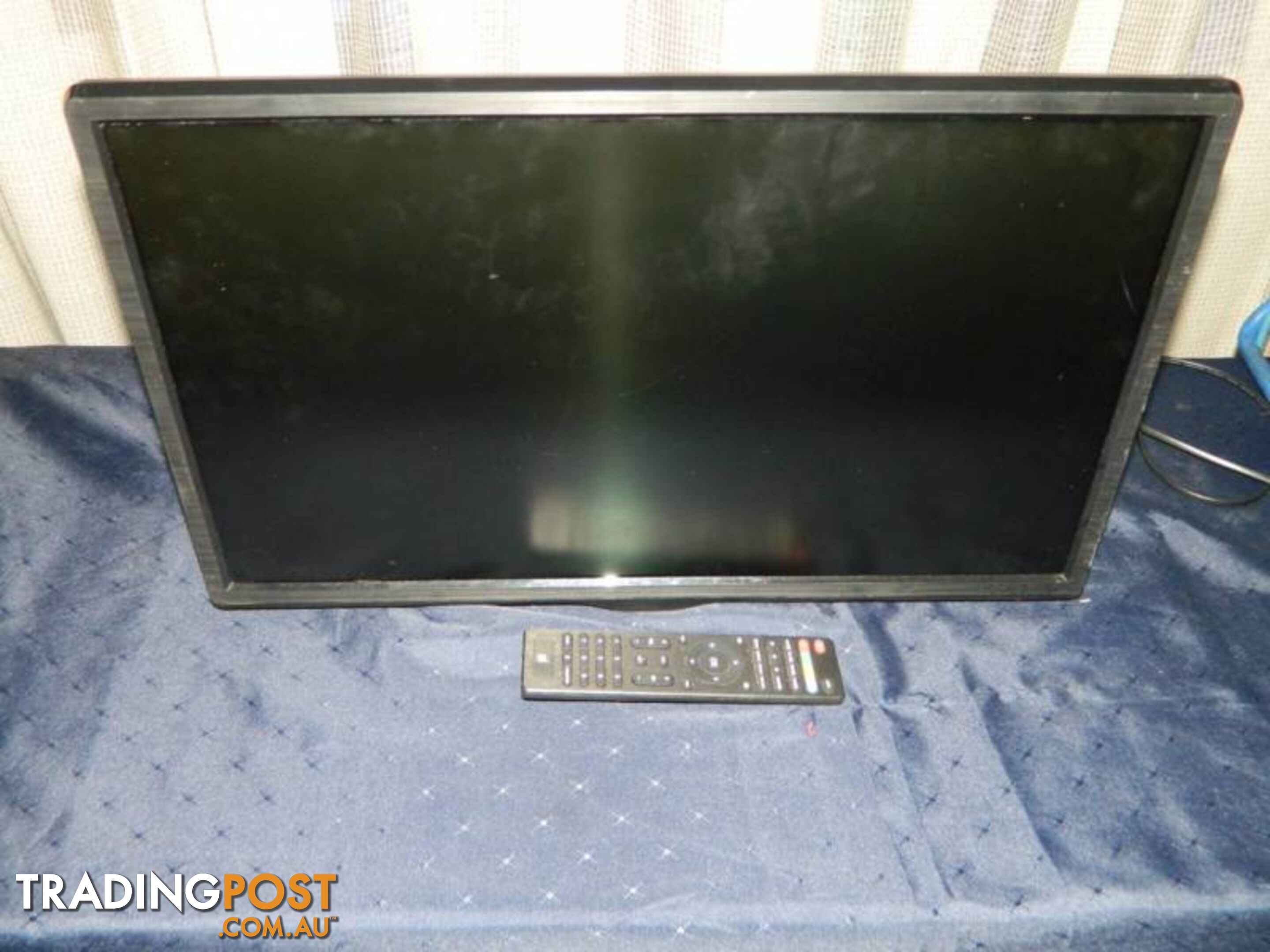 DSE Full HD LED Tv with Inbuilt DVD Player and Remote