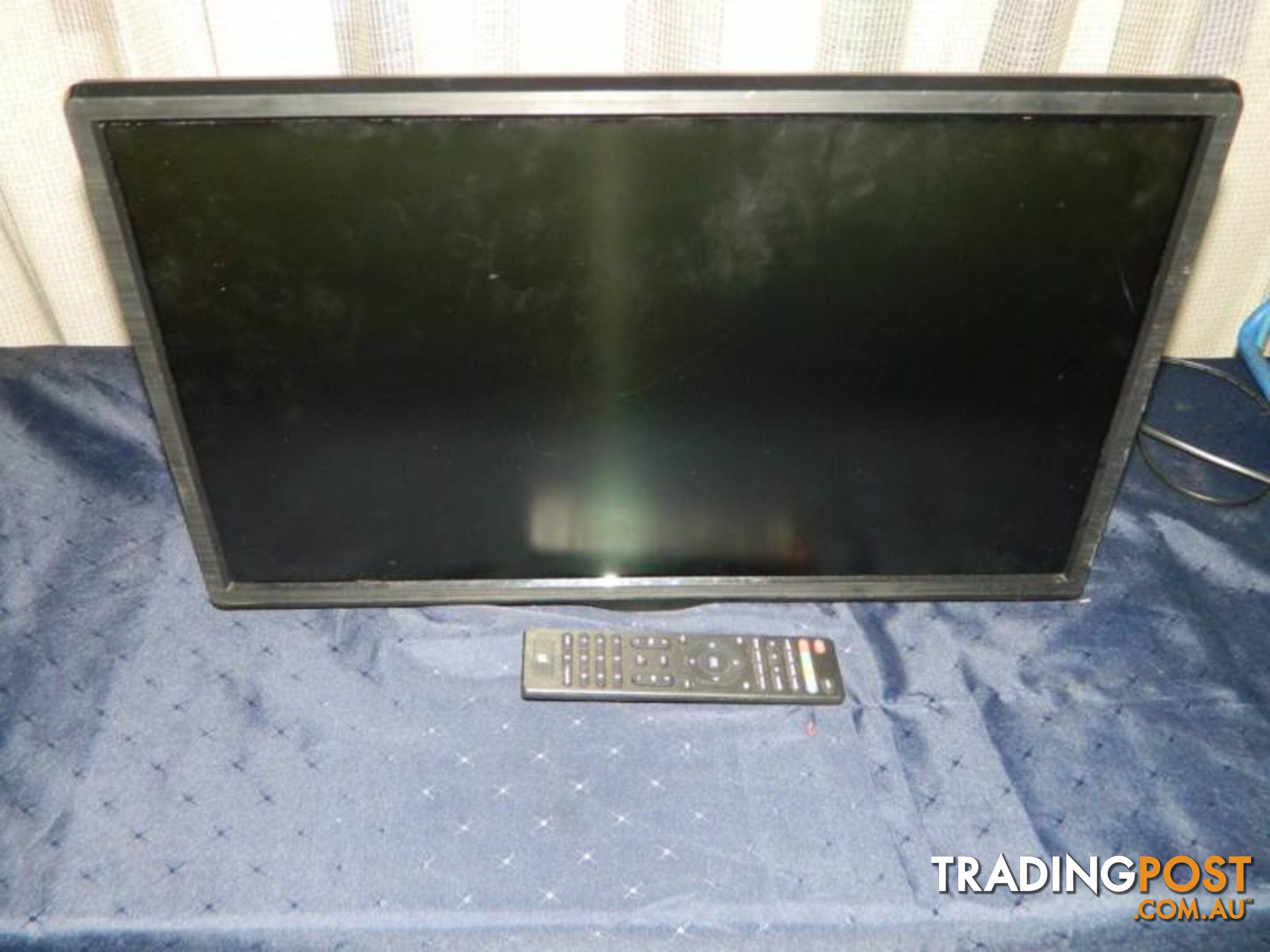 DSE Full HD LED Tv with Inbuilt DVD Player and Remote