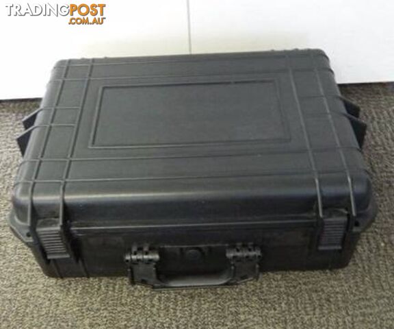 Sturdy Travel Hardcase with inner padding foam !!!