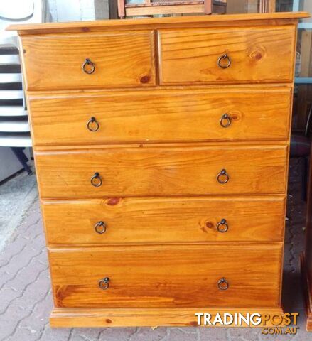 WOODEN CHEST OF DRAWERS 4 LARGE 2 SMALL DRAWERS SOLID TIMBER FAB!