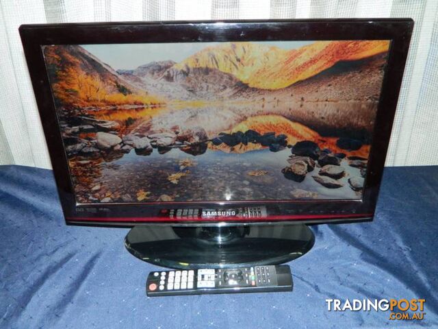 Samsung la22c450e1d 22" LCD TV with remote