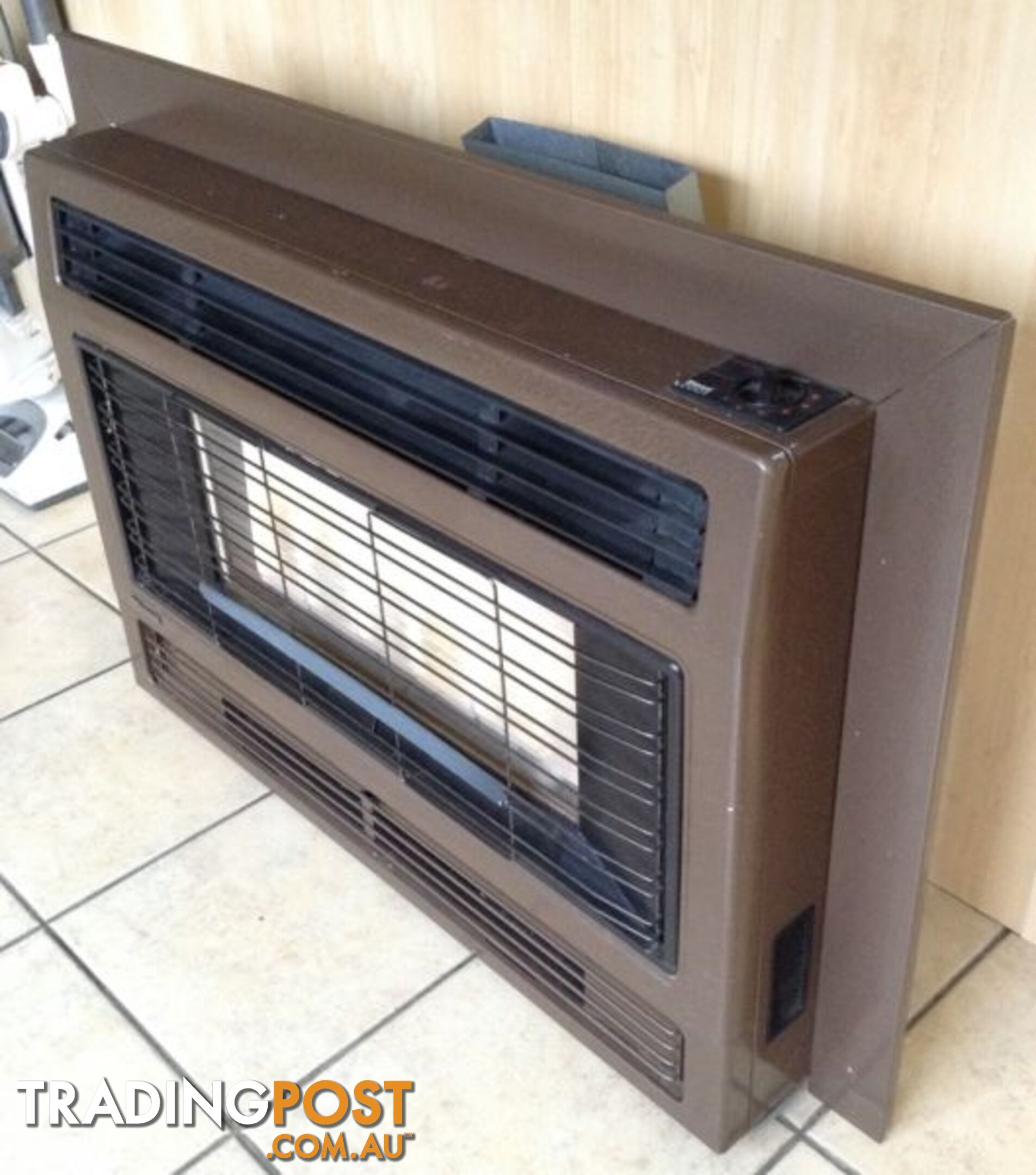 Rinnai 2001 Brown Natural Gas Space Heater with Flared Surround