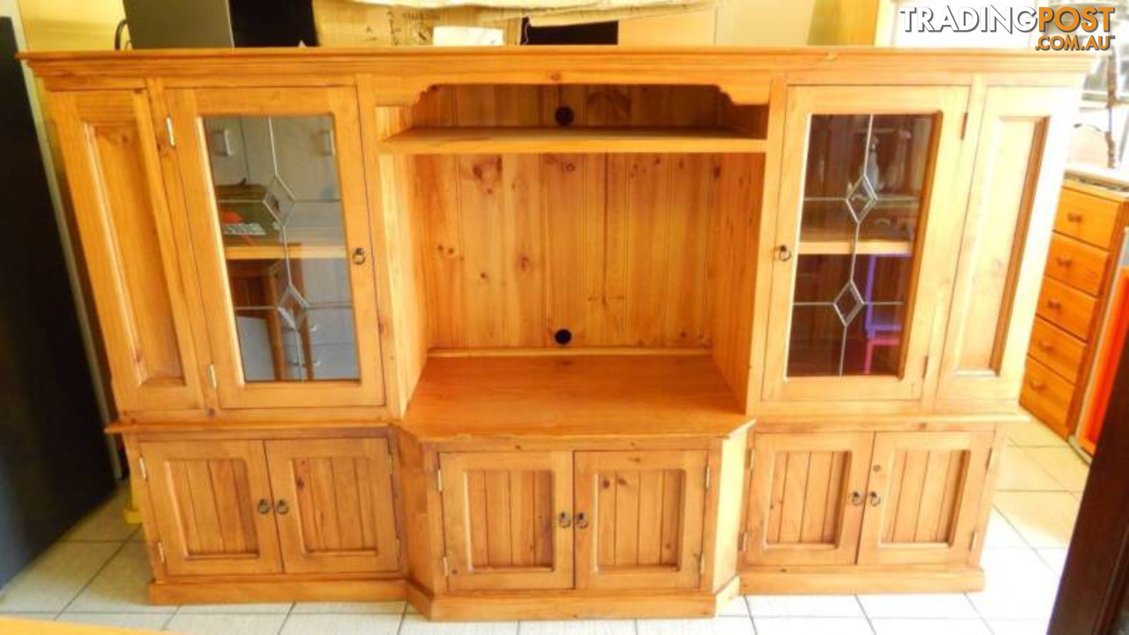 WOODEN TV CABINET ENTERTAINMENT UNIT GLASS DOORS DVD RACKS SHELF