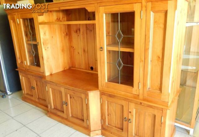 WOODEN TV CABINET ENTERTAINMENT UNIT GLASS DOORS DVD RACKS SHELF