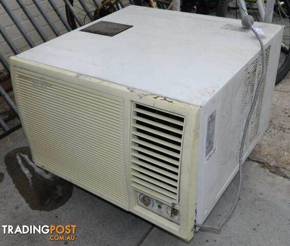 Powerful Reverse Cycle Window Mount Air Conditioner - photo 2 of 3