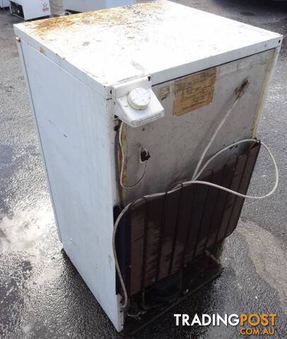 GE General Electric 190L Vertical Fridge Freezer - photo 5 of 5