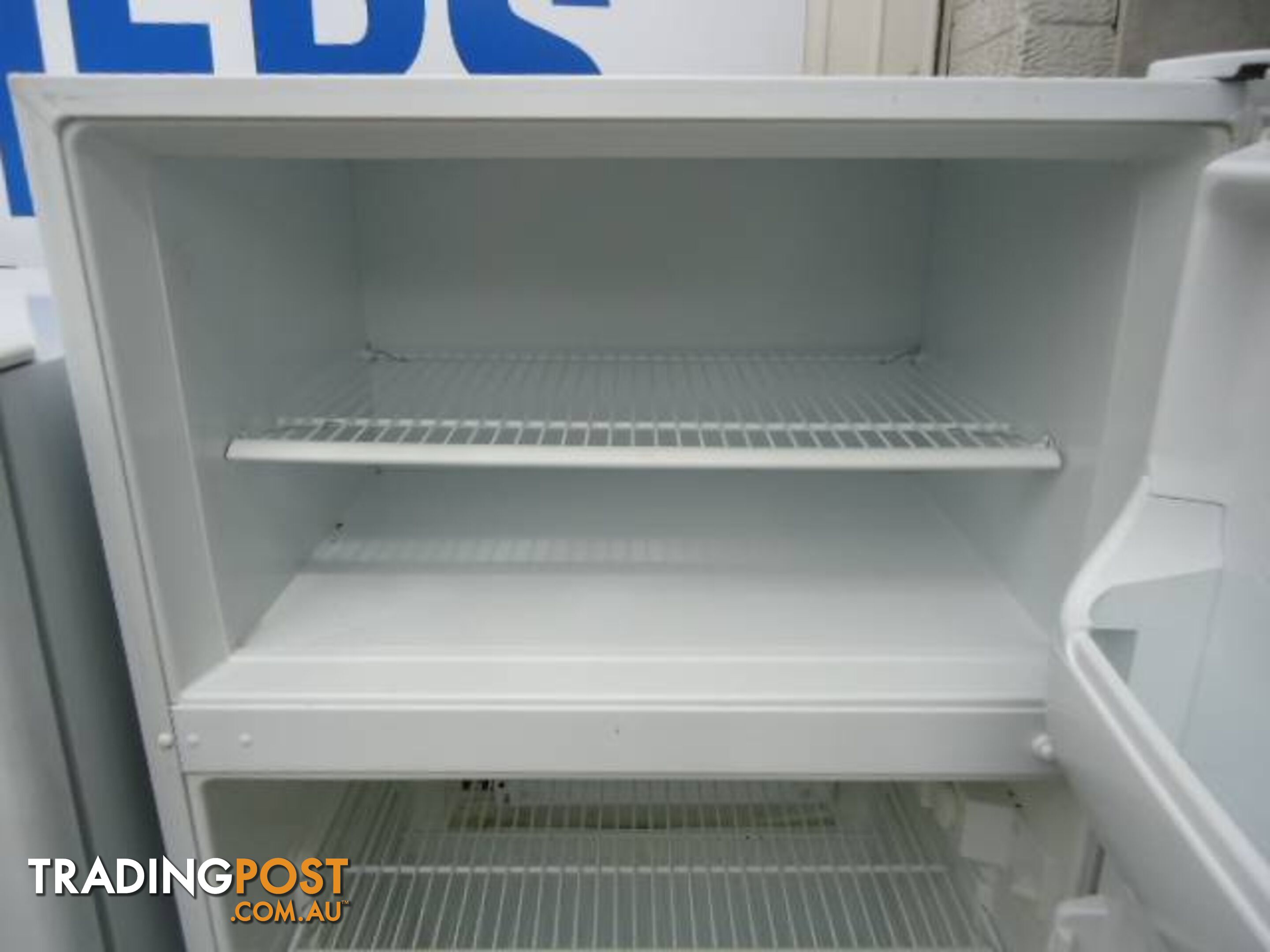 HUGE WESTINGHOUSE FREESTYLE 521LT FRIDGE/FREEZER