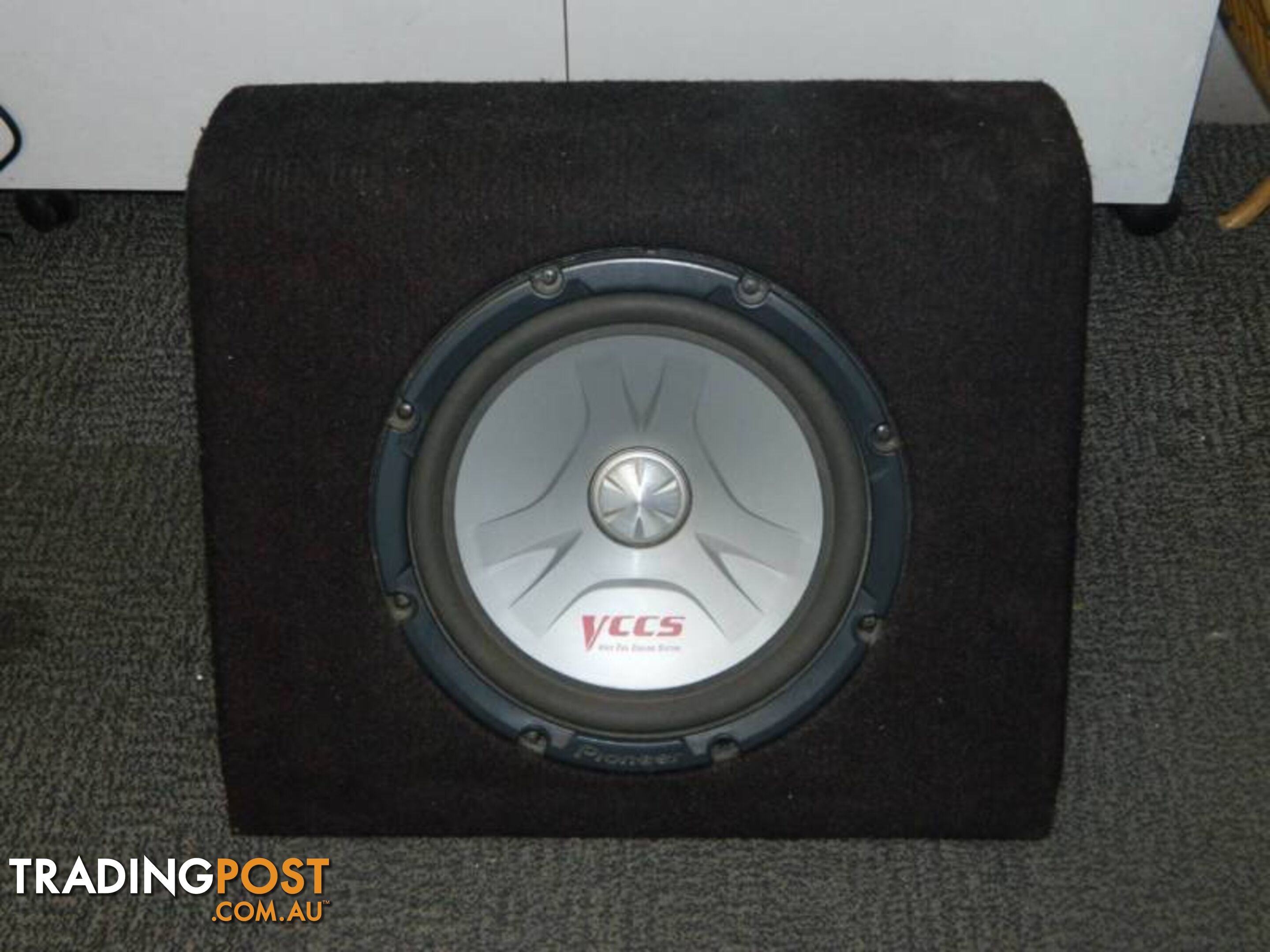 12" Pioneer Sub woofer in Pioneer Box !!!