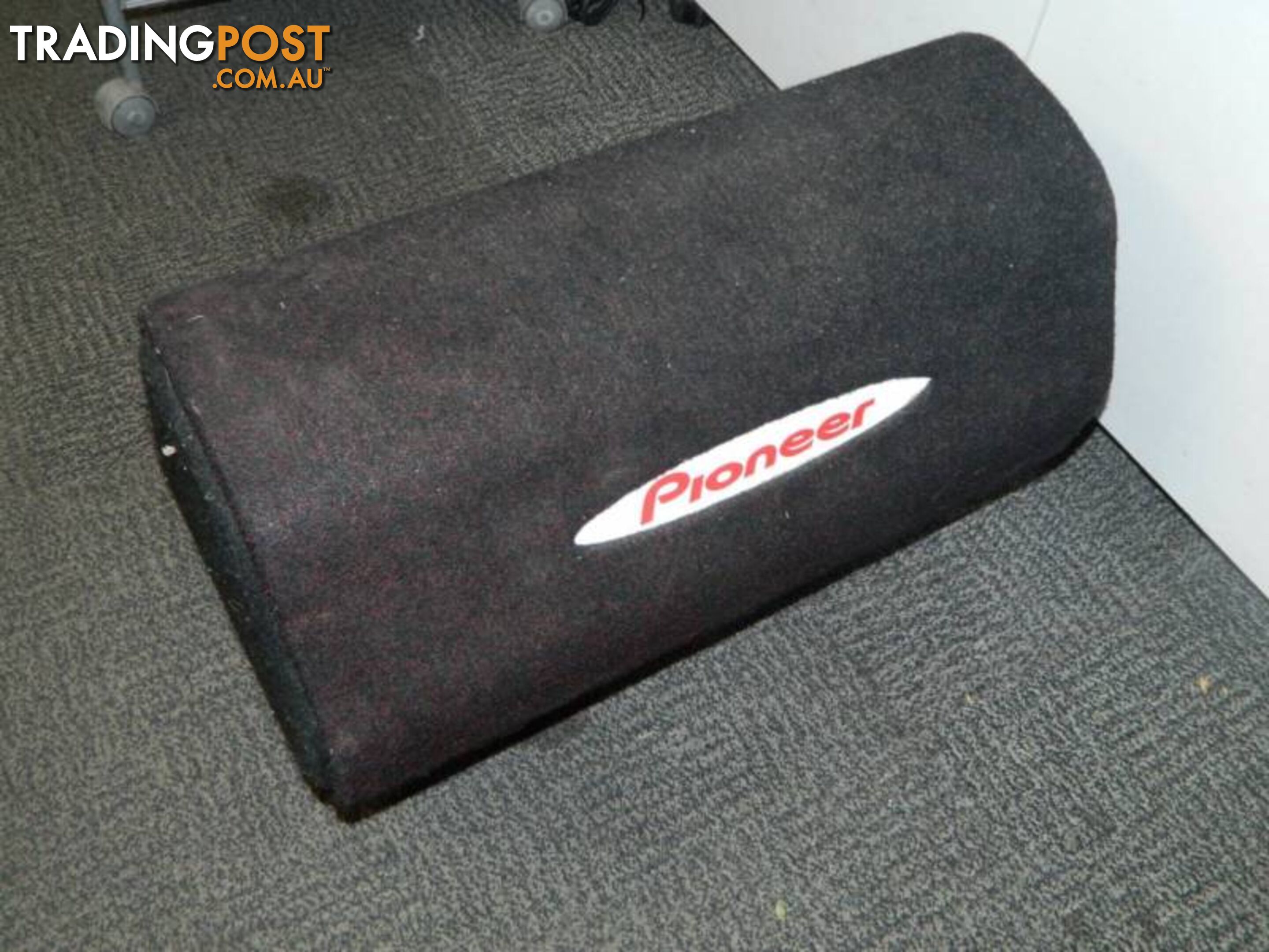 12" Pioneer Sub woofer in Pioneer Box !!!