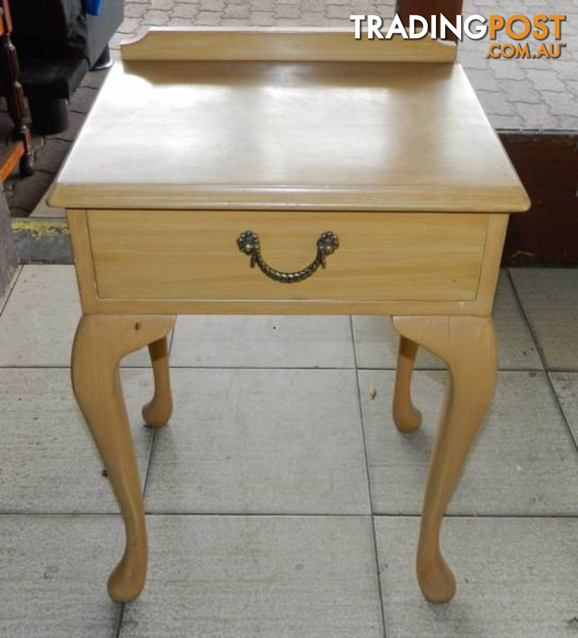 Retro, Vintage Cabriole Legged Hallway Table / Bedside table