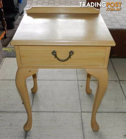 Retro, Vintage Cabriole Legged Hallway Table / Bedside table