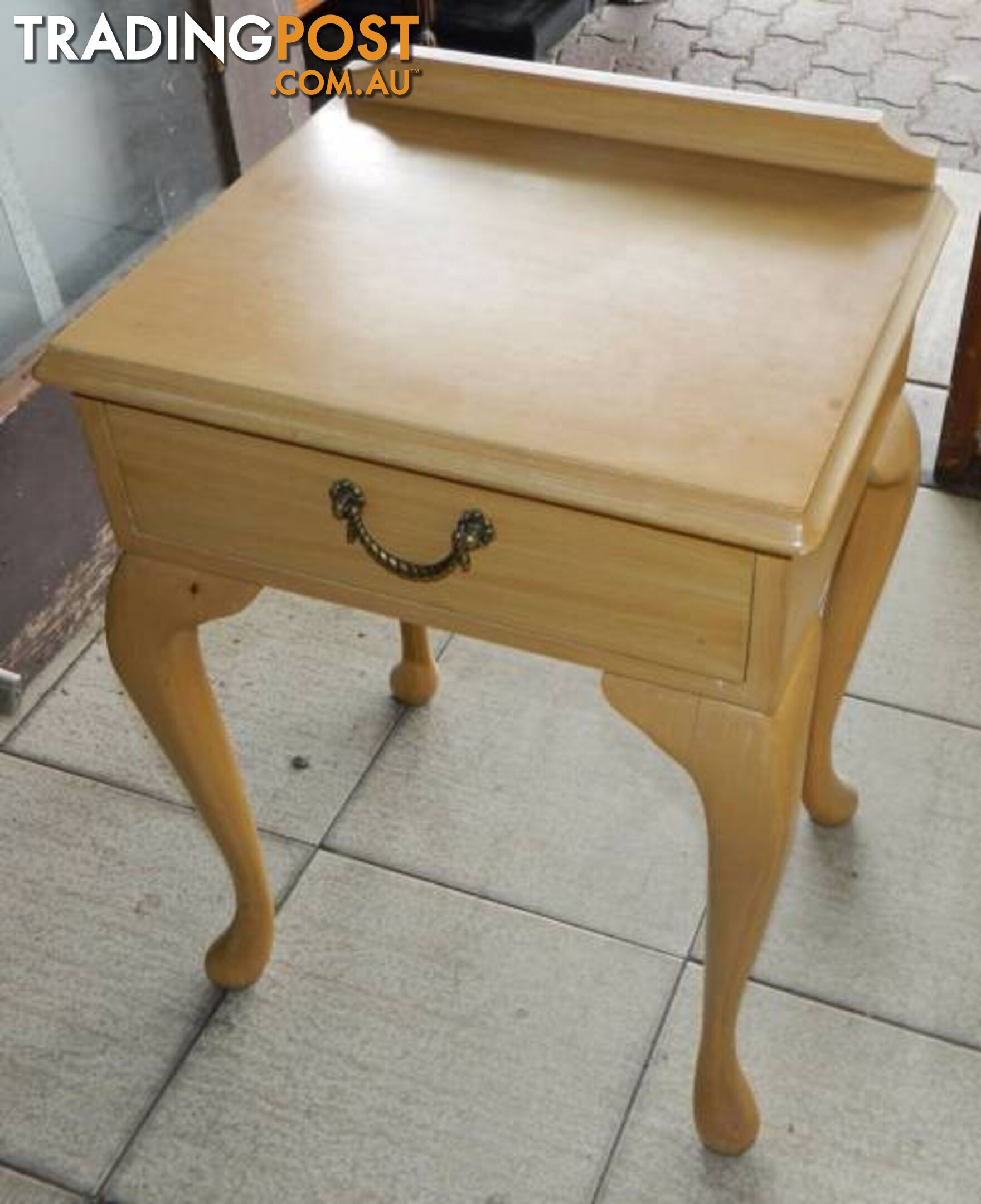 Retro, Vintage Cabriole Legged Hallway Table / Bedside table