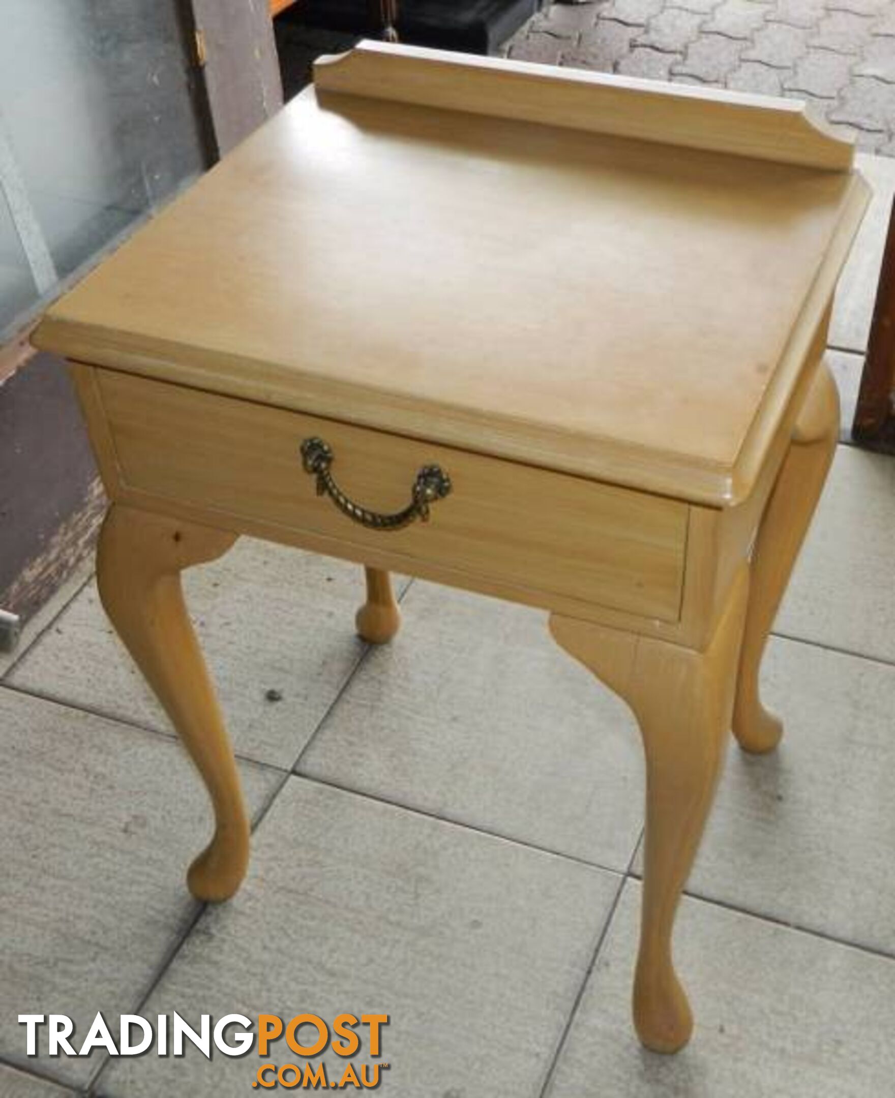 Retro, Vintage Cabriole Legged Hallway Table / Bedside table