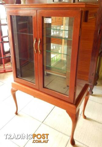 WOODEN DISPLAY CABINET GLASS FRONT QUEEN ANNE STYLE LEGS FAB!