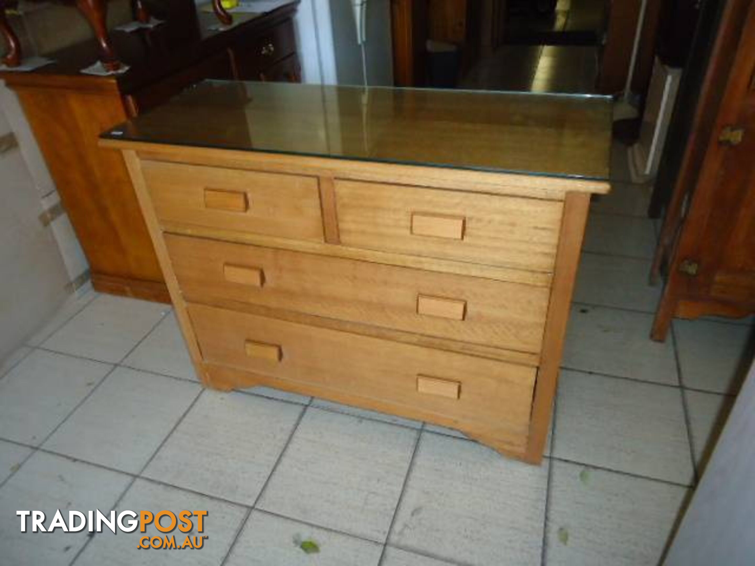 SOLID WOOD CHEST OF DRAWERS with GLASS COVER. GREAT CONDITION